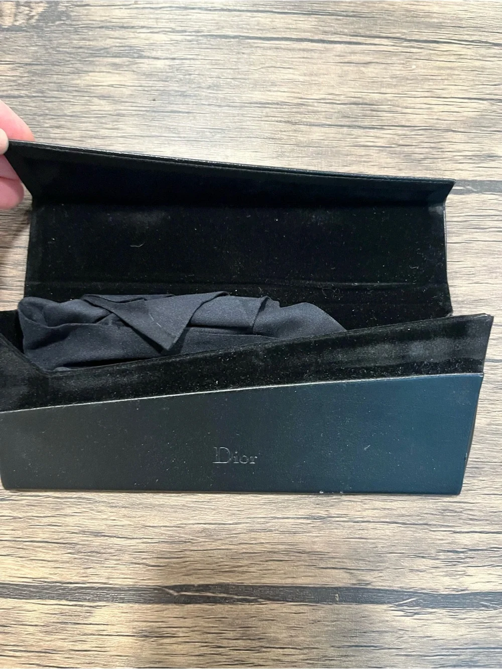 DIOR GLASSES CASE/Authentic Black Magnetic Closure Cleaning Cloth Logo